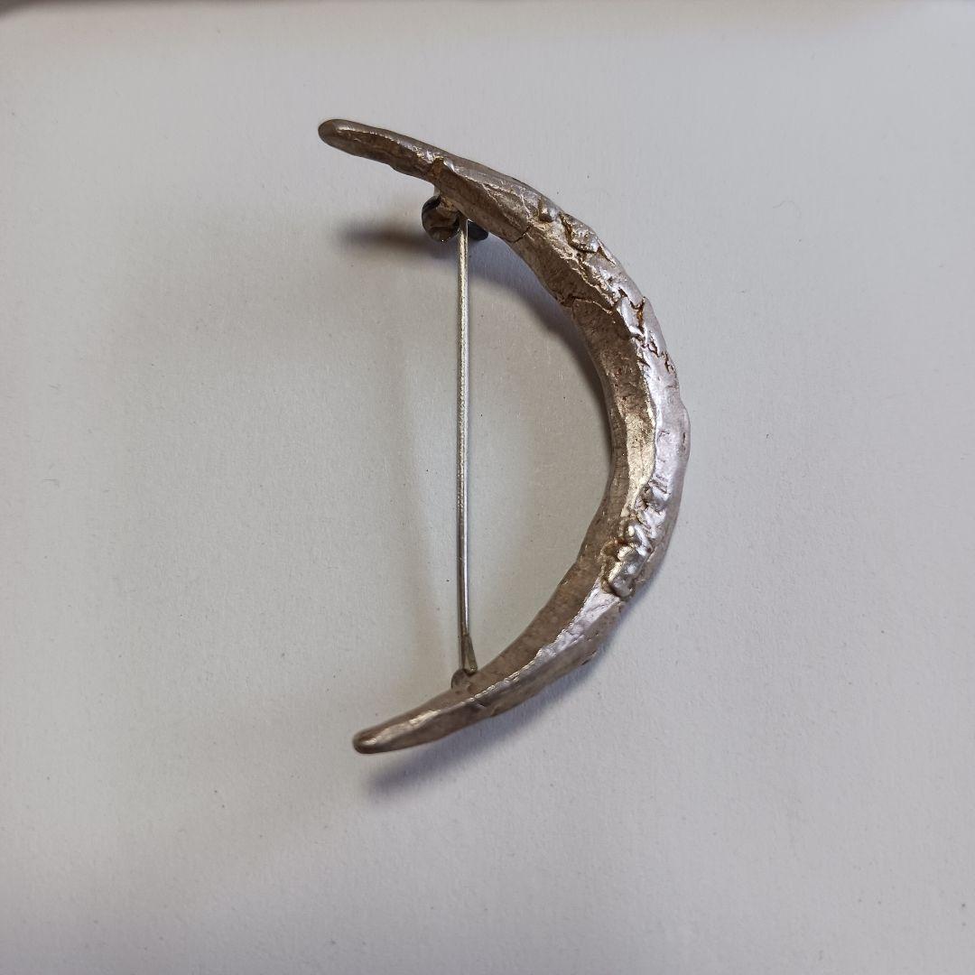 ブローチ シルバー 鈴木友紀