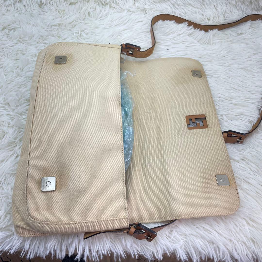 フェンディ ショルダーバッグ キャンバス アイボリー FFロゴ