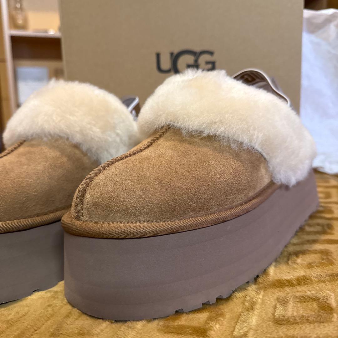 UGGサンダル　スリッポンタイプ26センチ箱付