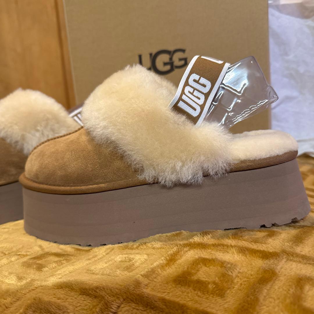 UGGサンダル　スリッポンタイプ26センチ箱付