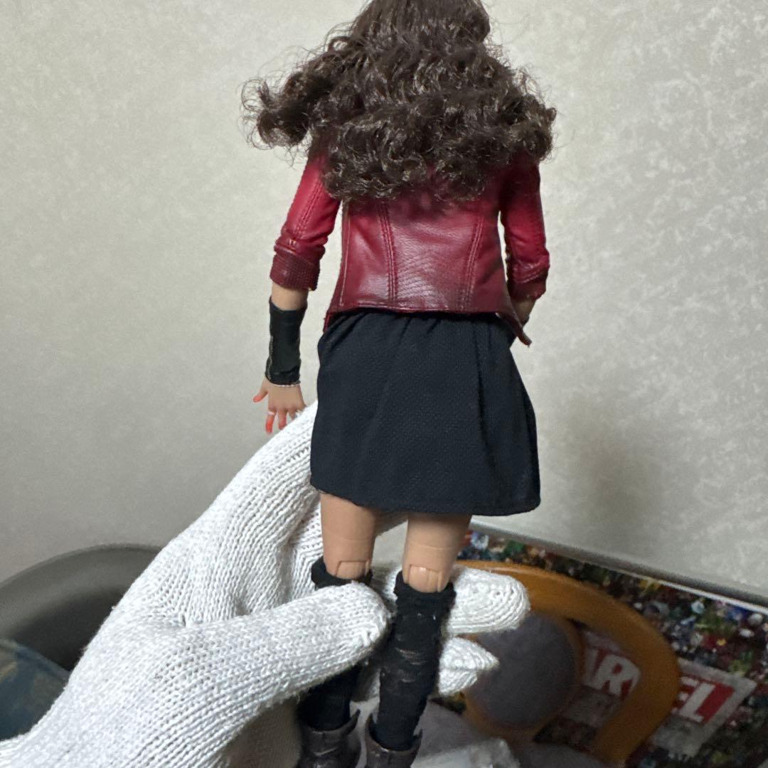 アベンジャーズ スカーレット・ウィッチホットトイズ フィギュア
