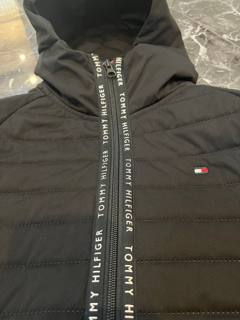 美品 トミーヒルフィガー ゴルフ アウター 黒 中綿 フリース