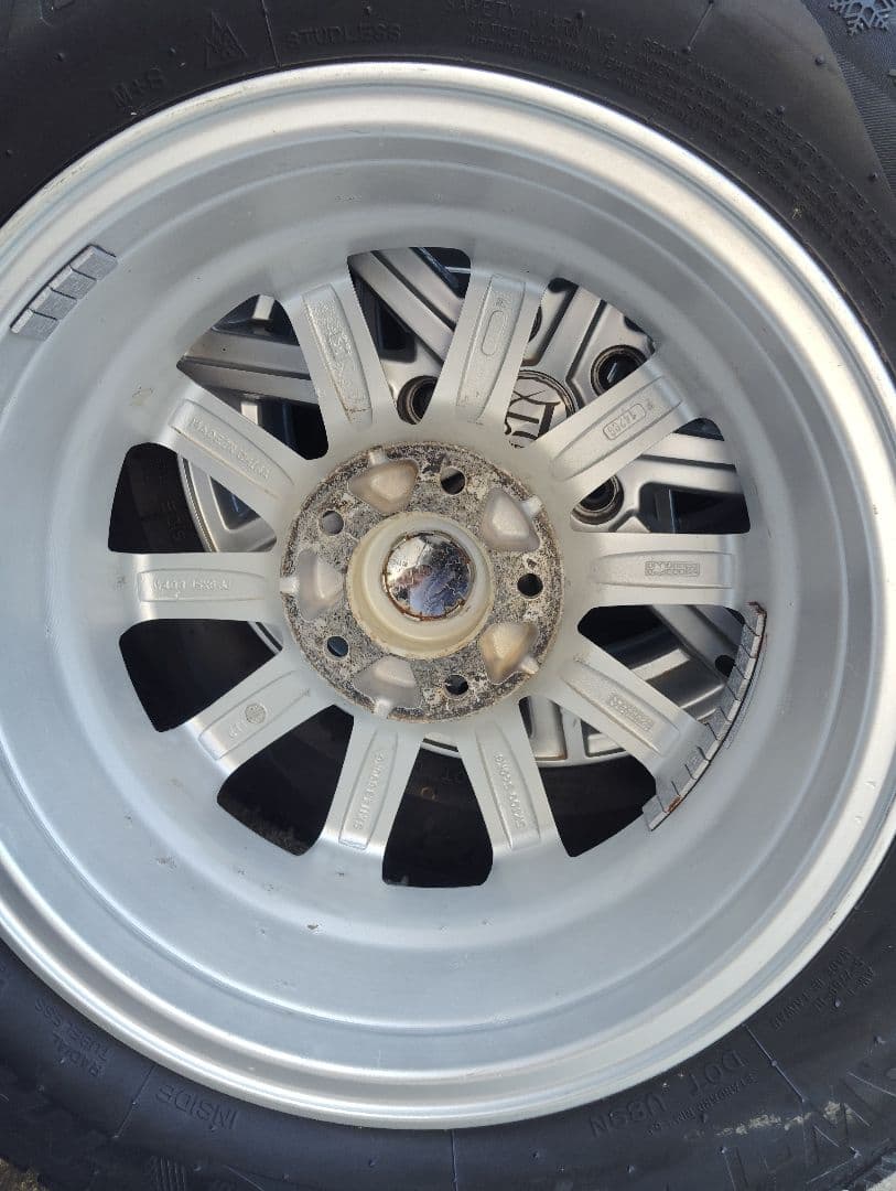 195/65R15 6J 114.3/5H ET50 2022年製中古セット