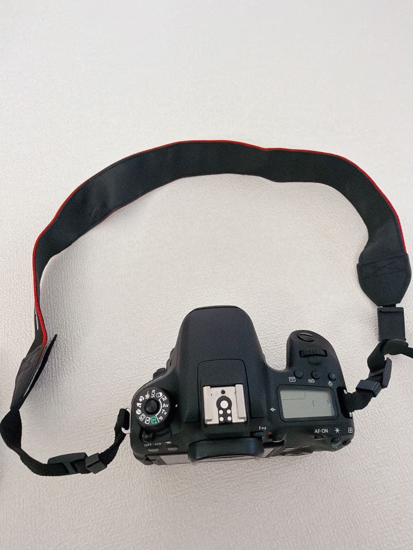 【美品】CANON EOS 9000D 一眼レフカメラ