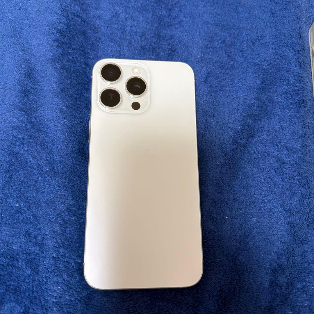 美品 iPhone 15 Pro max 256GB ホワイトsimフリー