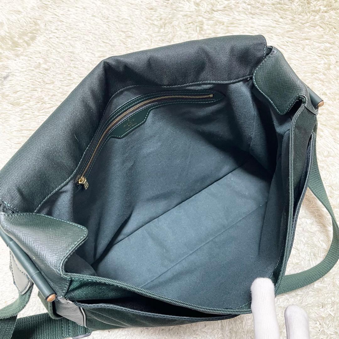 【良品】ルイヴィトン メッセンジャーバッグ　タイガ　デルスー　エピセア　ロゴ金具