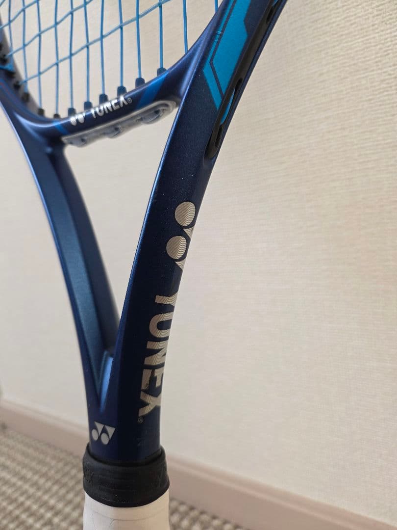 YONEX　硬式テニスラケット EZONE 100L