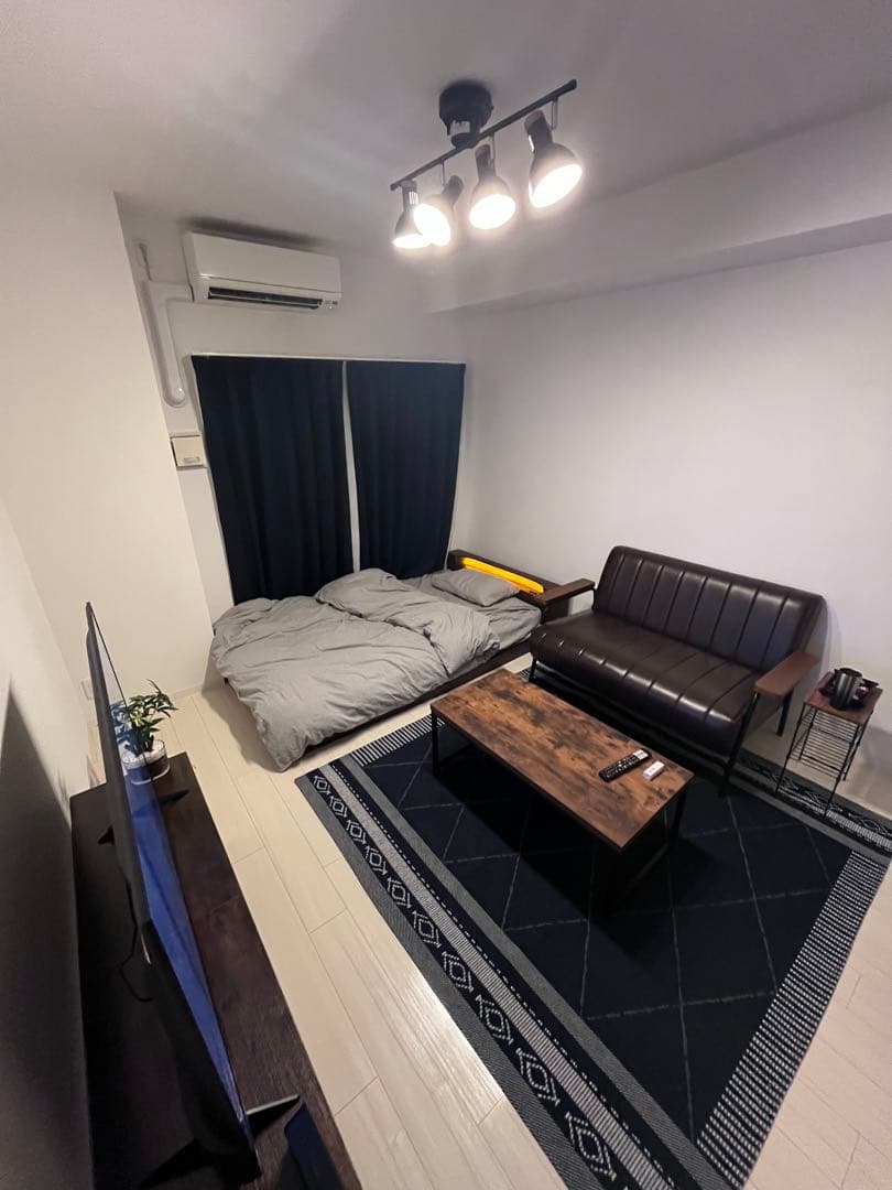 ☆送料込み+組立不要☆高級感あるソファ 〜肘掛け付き〜