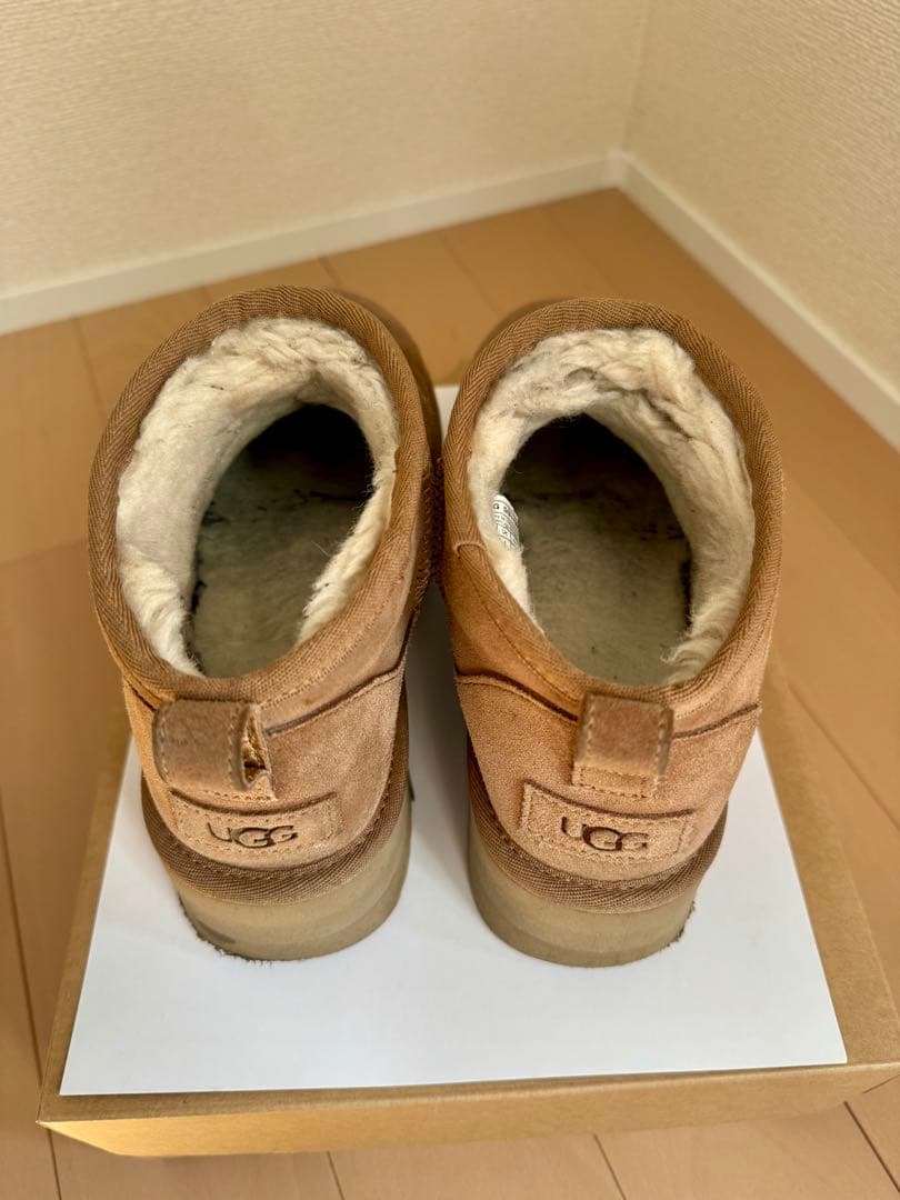 UGG W CLASSIC ULTRA MINI PLATFORM 6号