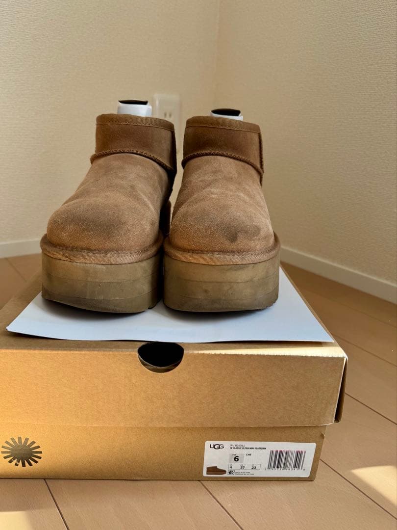 UGG W CLASSIC ULTRA MINI PLATFORM 6号