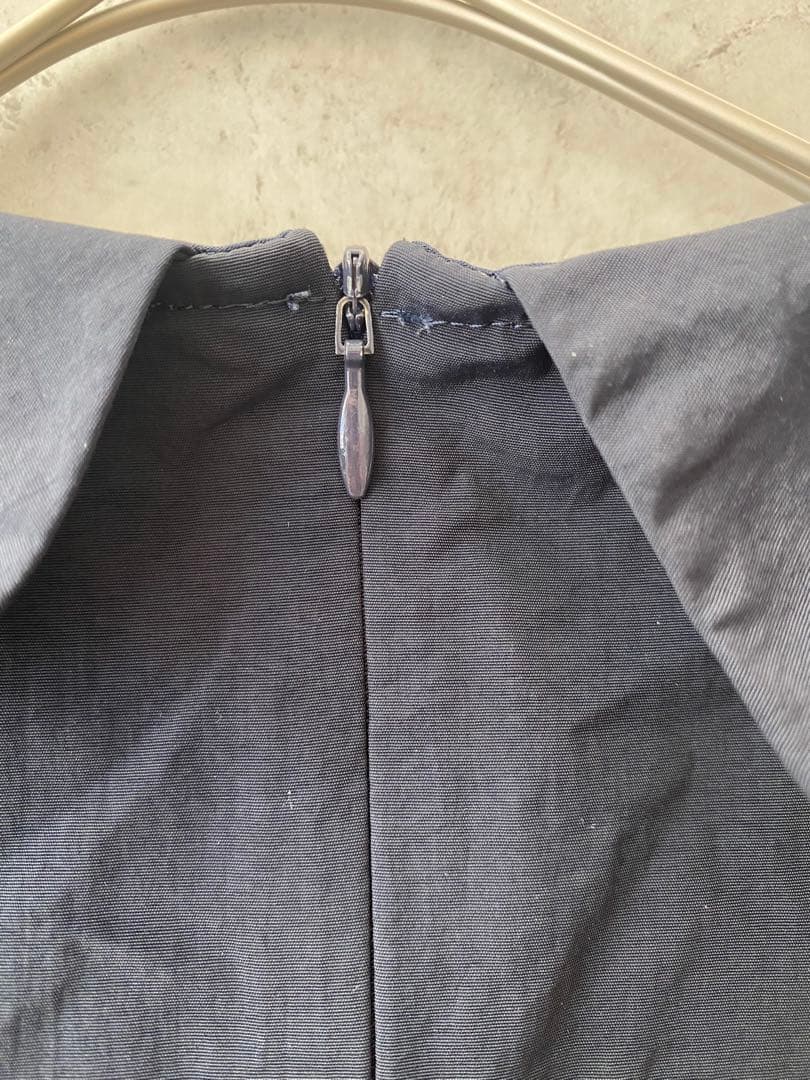 美品　yori ネイビー フラットカラーティアードブラウス　紺　ヨリ