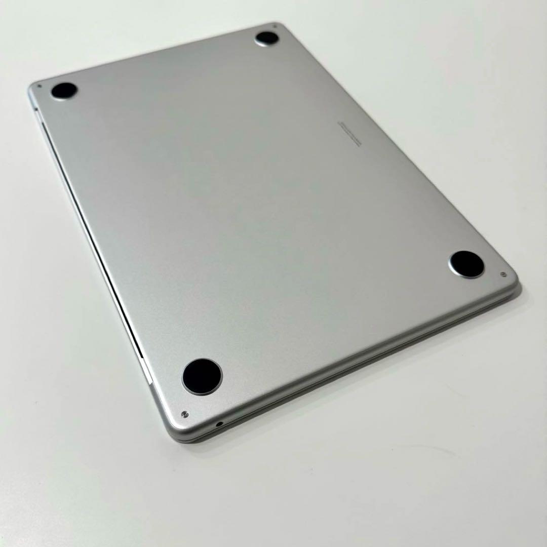 極美品 MacBook Air M3 13インチ 8GB/256GB シルバー