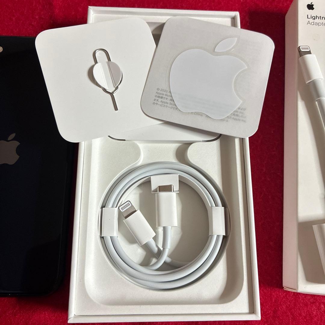 S*u様 Apple iPhone SE (第3世代) ブラック 本体⭐︎おまけ