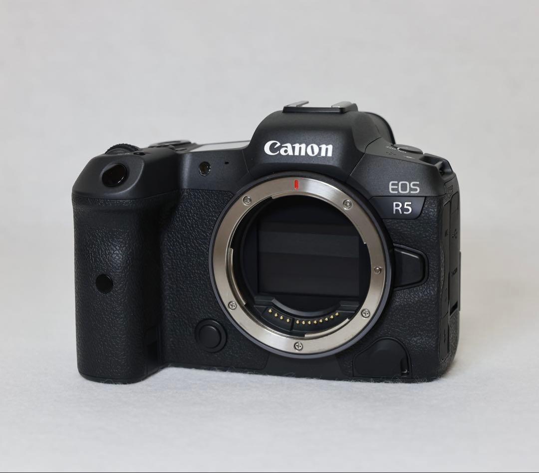 美品❗️Canon EOS R5 本体　アクセサリー付属レリーズ回数3000以下❗️