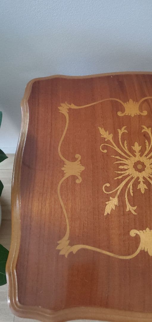 ​【イタリア製】アンティーク調 サイドテーブル 象嵌細工 猫脚 コーヒーテーブル