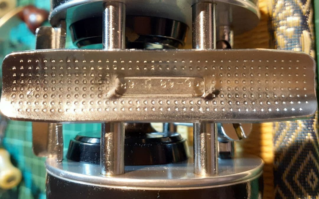 アブガルシア ABU アンバサダー2500C サイドカップ変更