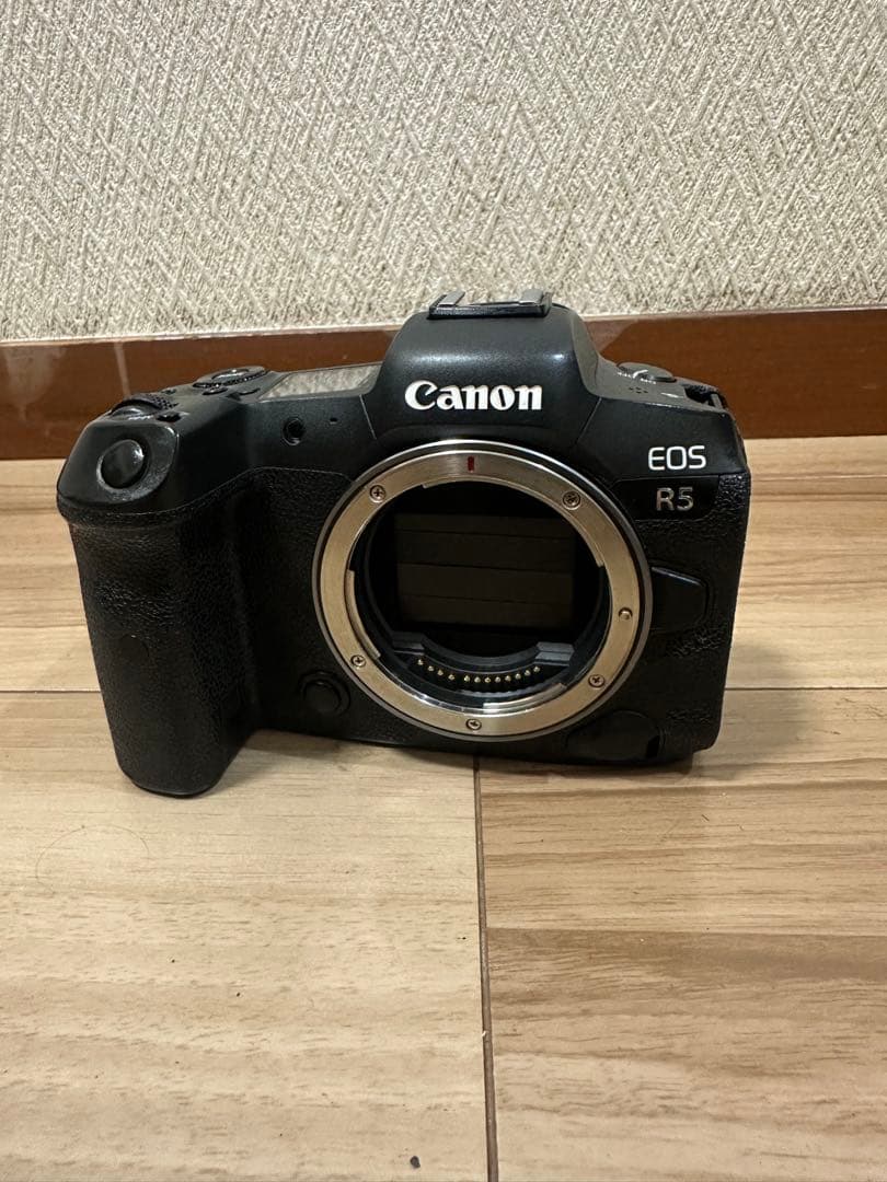 付属品付き ミラーレス一眼カメラCanon EOS R5 ボディー EOS R5
