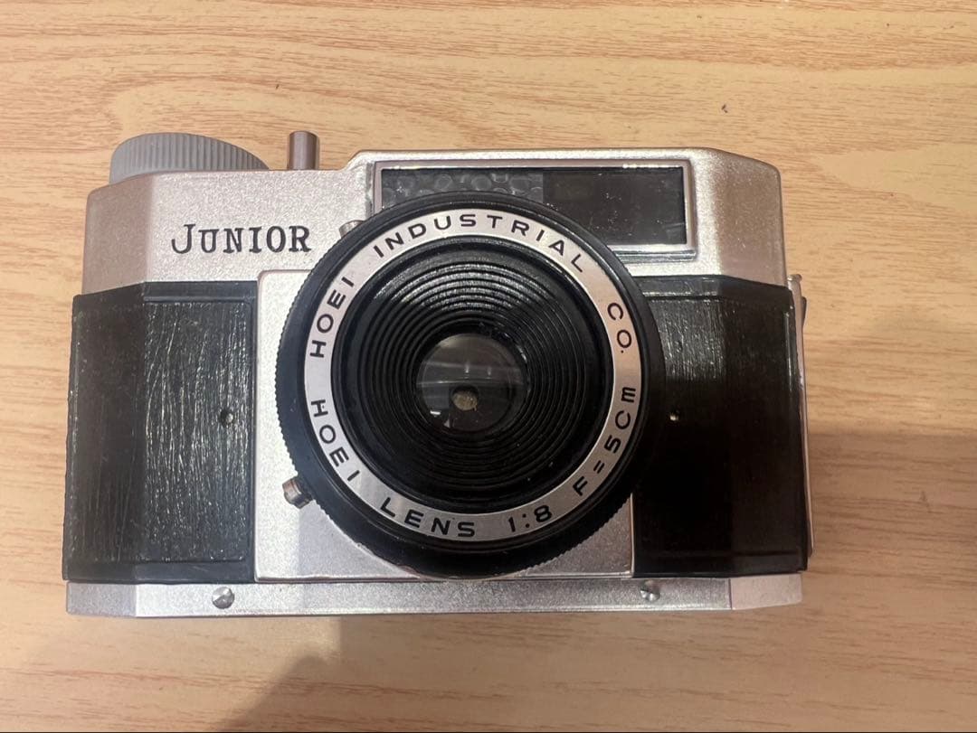 豊栄産業（HOEI INDUSTRIAL CO.）製のフィルムカメラ