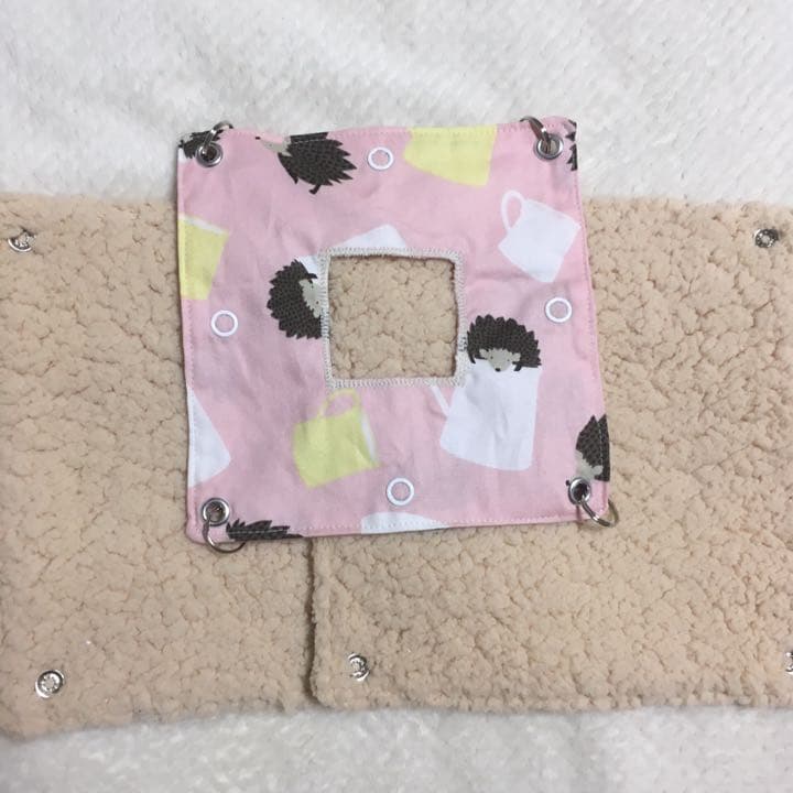 モモンガハウス(ハリネズミ・マグ)  ボアベージュ 2080円