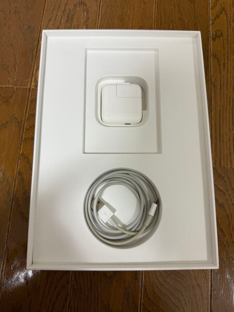 iPad 第6世代 WiFiモデル 9.7インチ 32GB