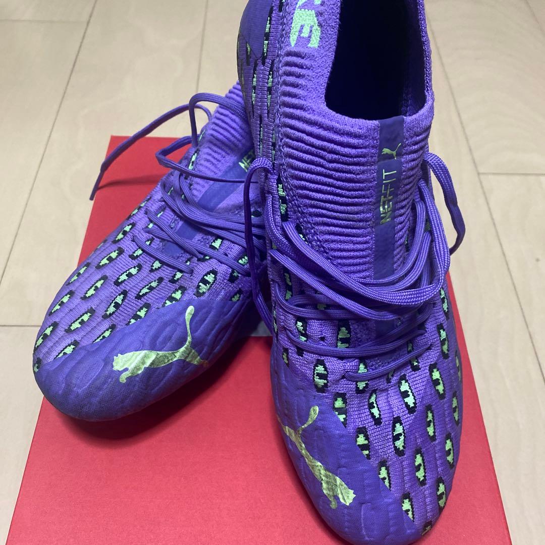 日本未発売　サッカースパイク　プーマ　フューチャー　キャッツアイ