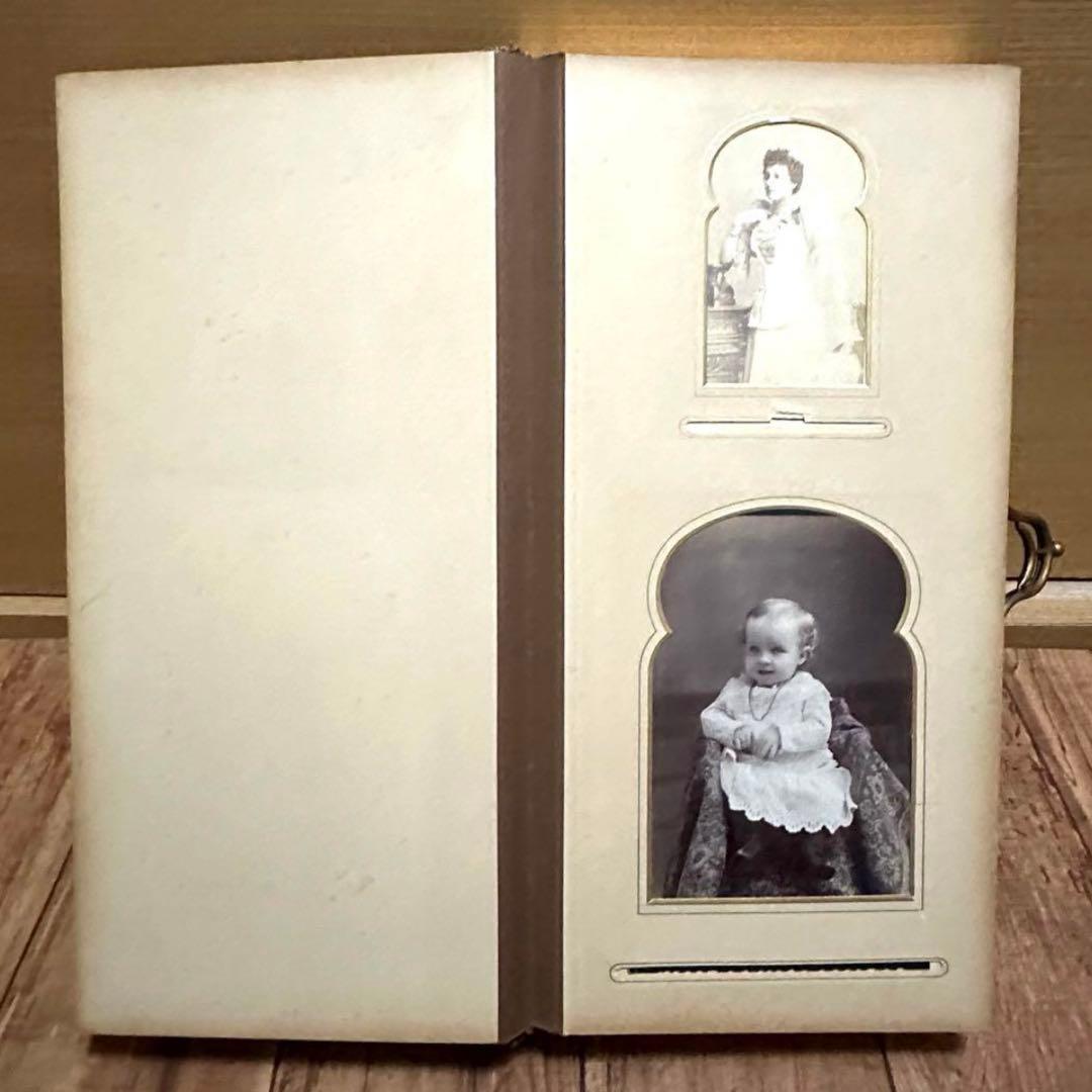 イギリスアンティーク　レザー張り　アルバム　留め具あり