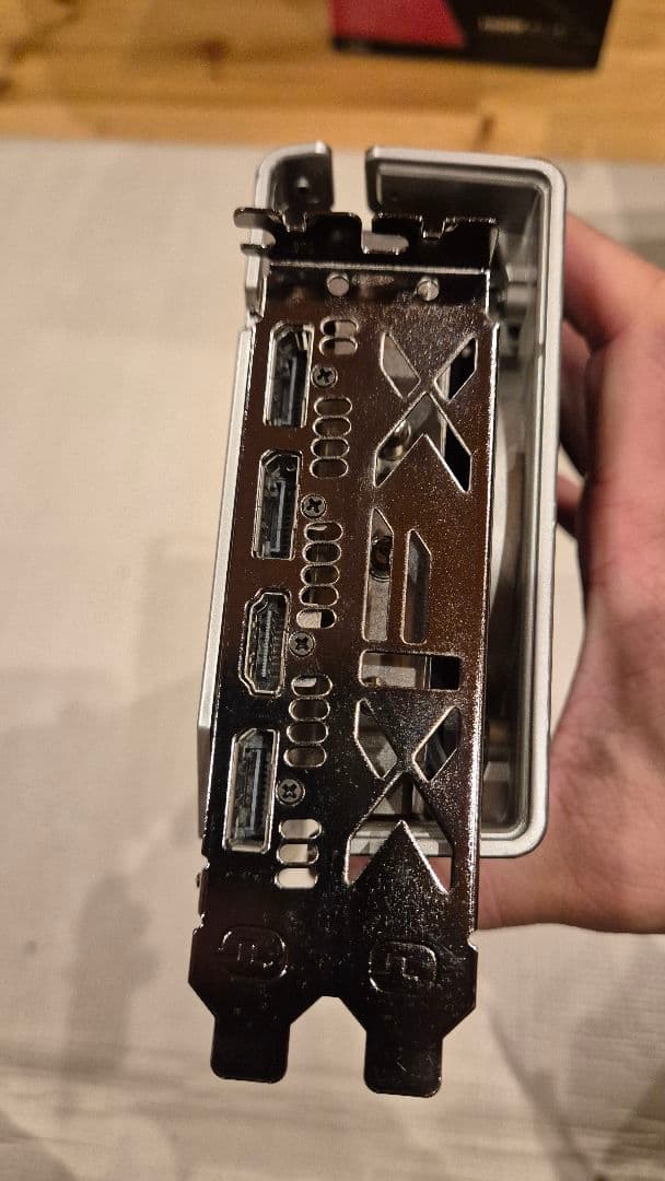 XFX AMD RADEON RX6700XT 中古