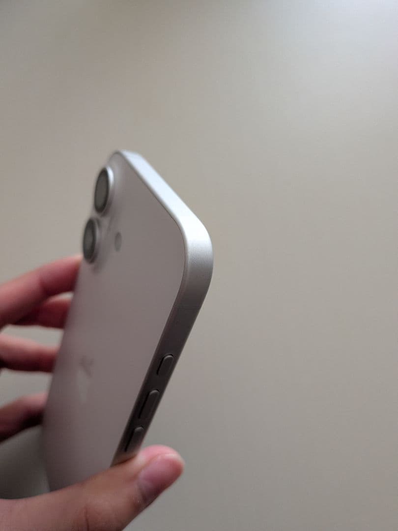 Apple iPhone 16 128GB ホワイト