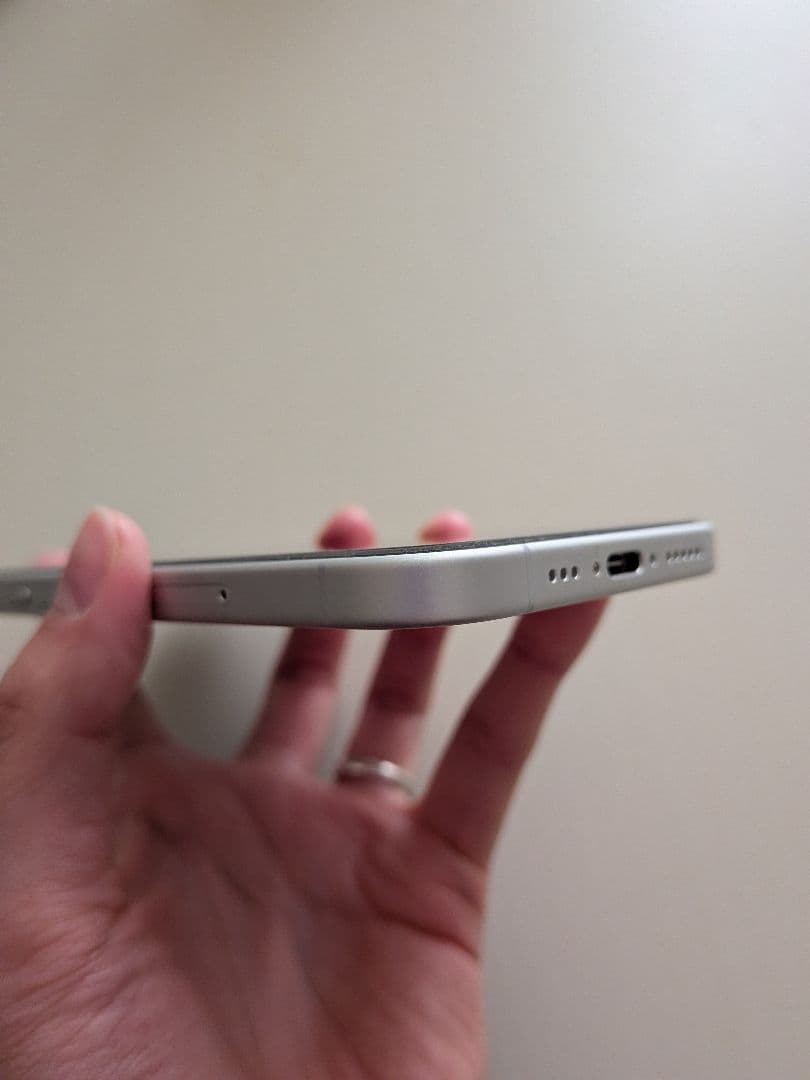 Apple iPhone 16 128GB ホワイト