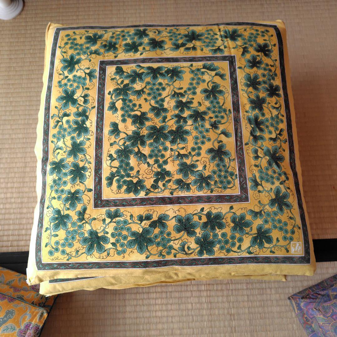 花柄・動物柄の座布団セット