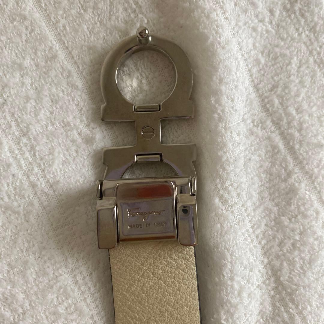 Salvatore Ferragamoガンチーニレザー ベルト黒×クリーム未使用