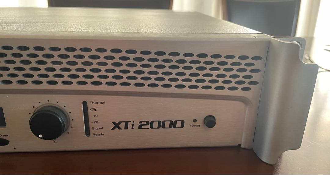 アムクロン AMCRON パワーアンプ XTi2000