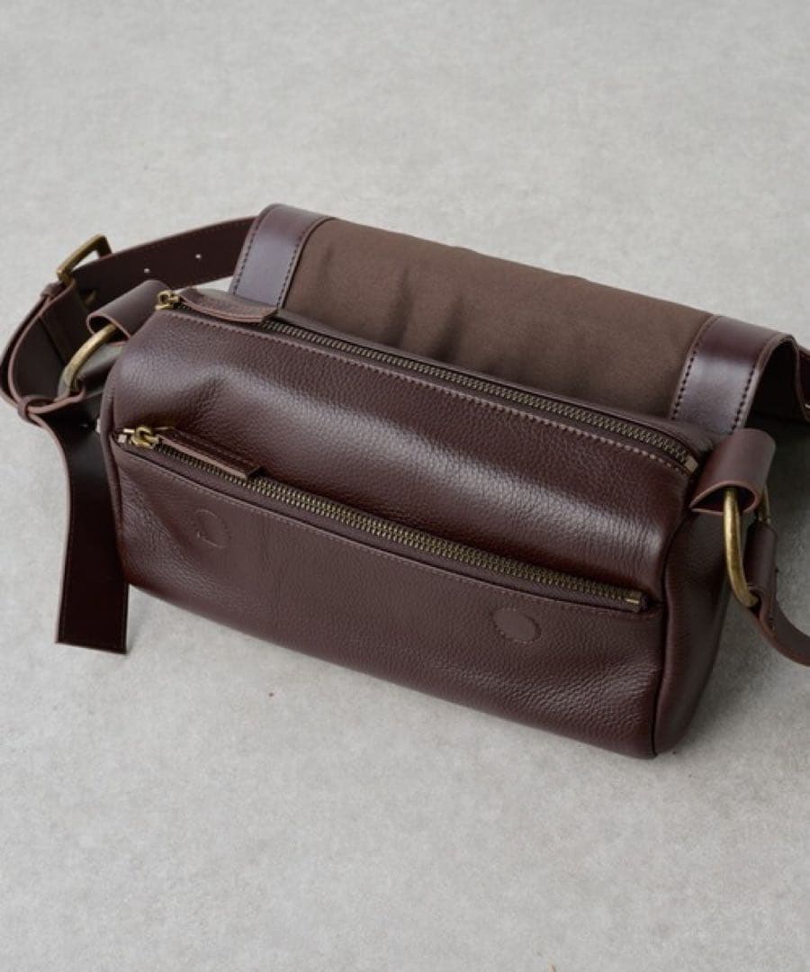 BEARDSLEY ビアズリー　レザーボディバッグ　ブラウン