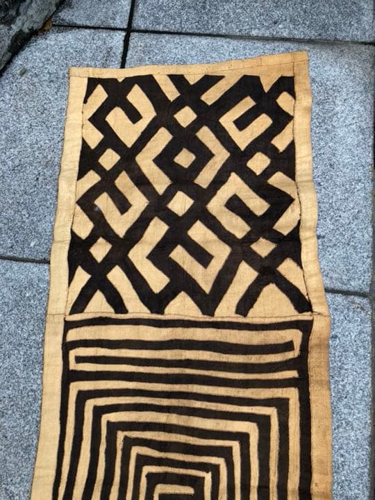 アフリカ  クバ族ラフィア布値引きです