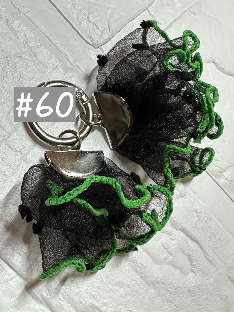 ゆきんこ・*:.ღパラコードスマホストラップ