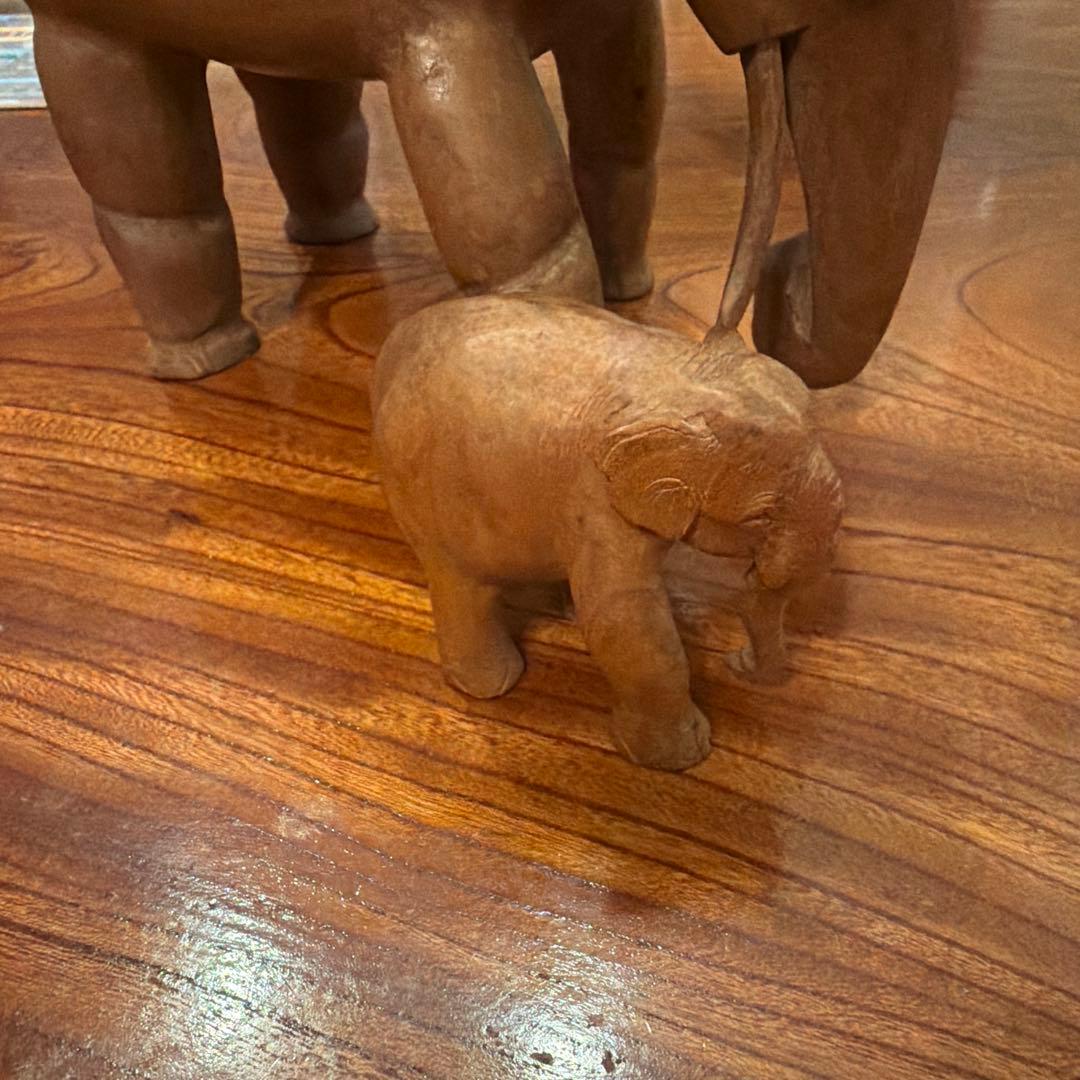 材質不明　木製親子象彫刻