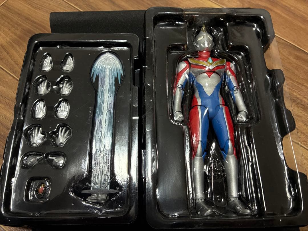 SHフィギュアーツ　ウルトラマンティガ　ダイナ　セット