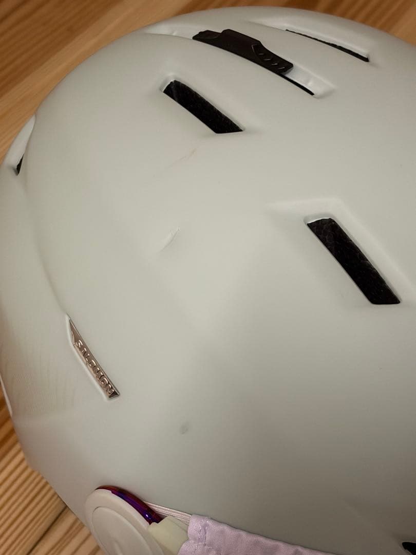 サロモン　バイザーヘルメット　レディース
