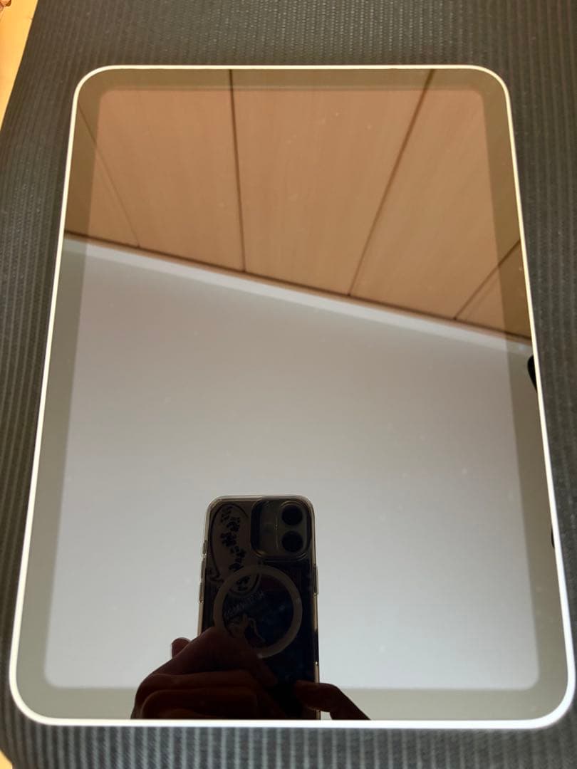 【美品】iPad 10世代 64GB シルバー