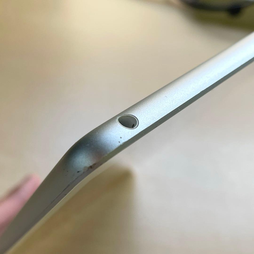 iPad 第6世代　A1893　Wi-Fiモデル　シルバー　32GB #3