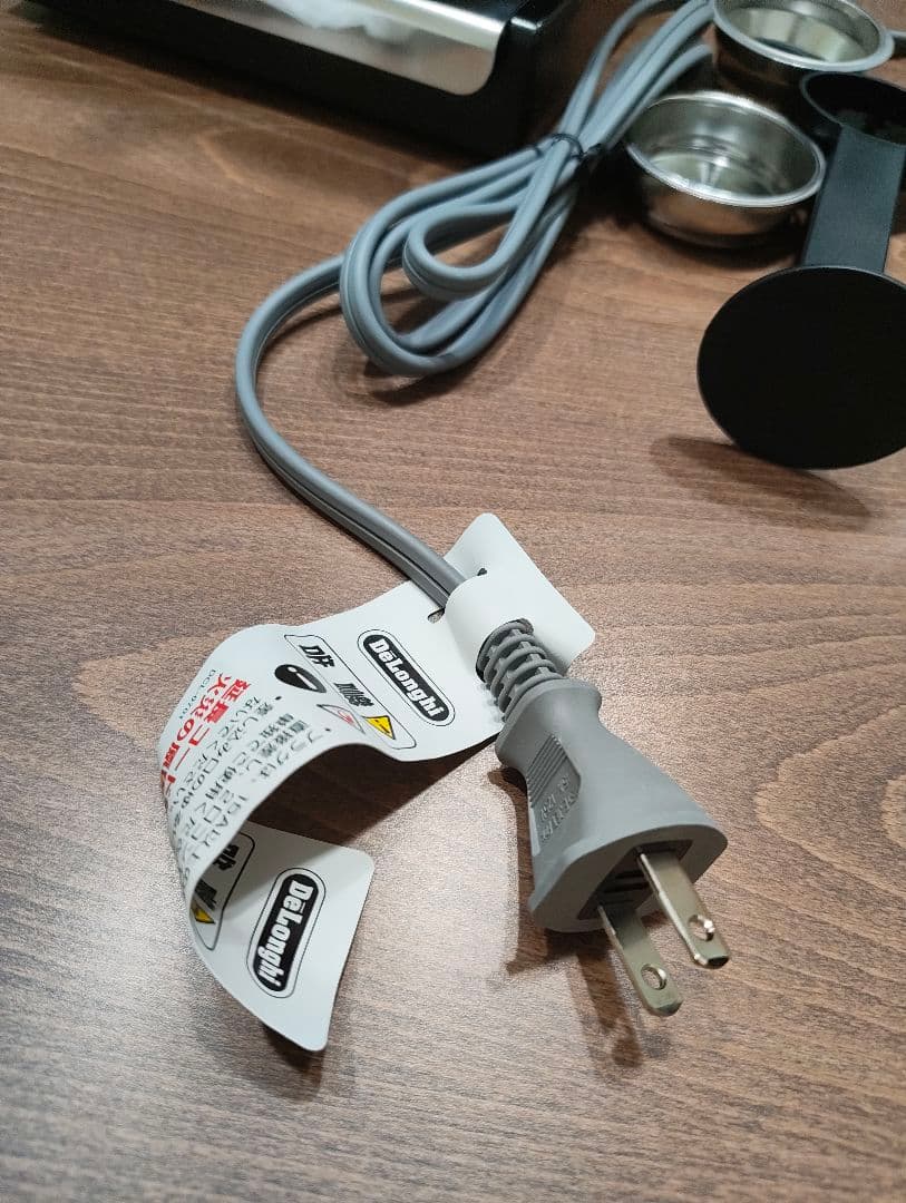 【美品】'De'Longhi (デロンギ) エスプレッソメーカーECP3220J