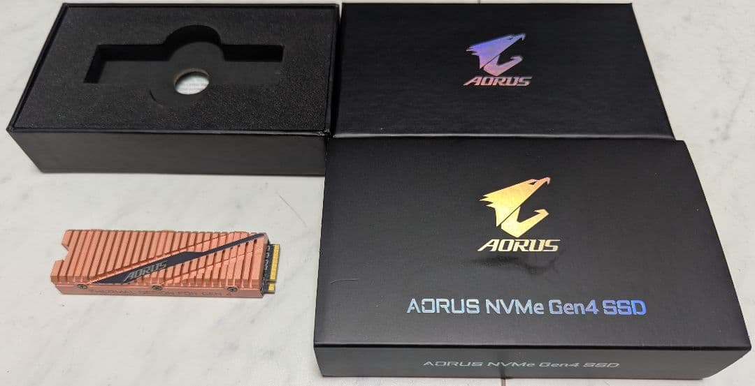 b*中様 AORUS NVMe Gen4 SSD 1TB