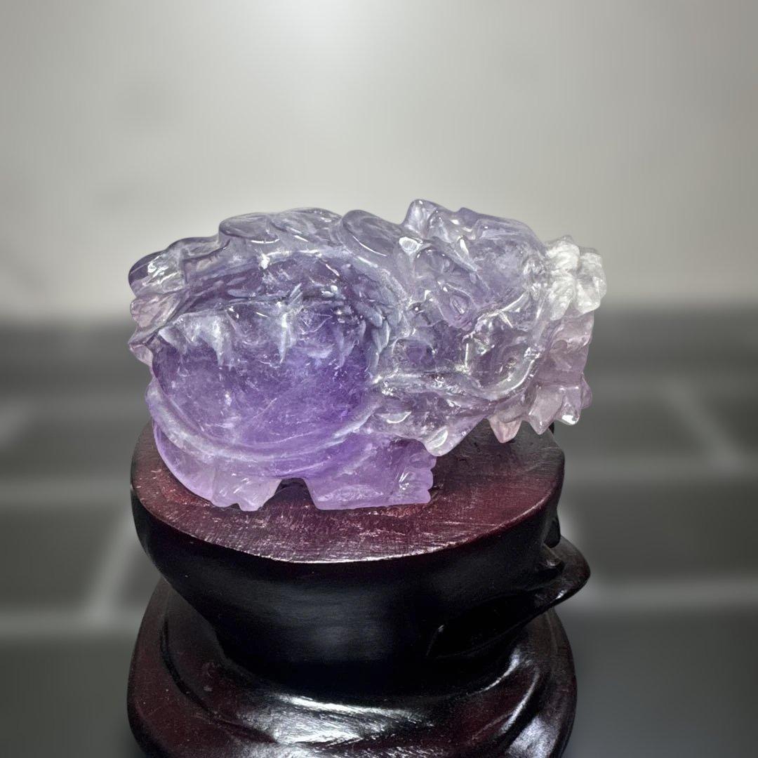 ウルグアイ産 アメジスト ロングイ（龍亀）彫刻 台座付き