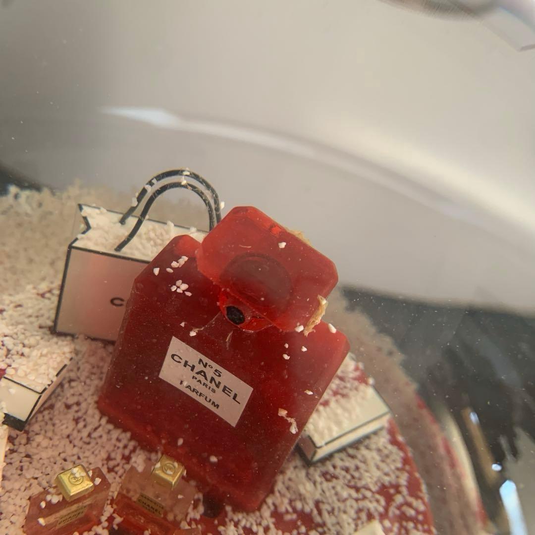 CHANEL ビッグスノードーム 電動式