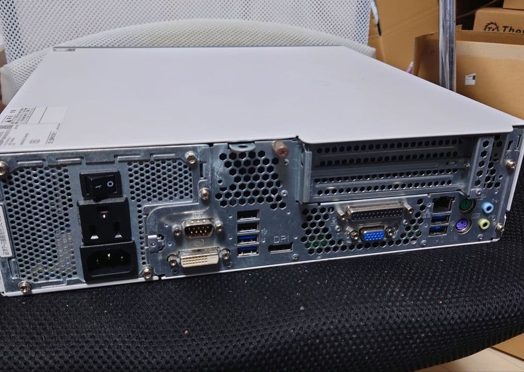 Windowsデスクトップ esprimo D588/i3-8100/SSD256GB/8GB/Wi-Fi