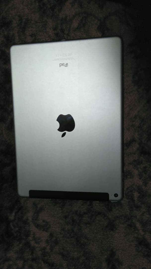 「画面傷無」Apple iPad Air 第2世代 9.7インチ シルバー 本体