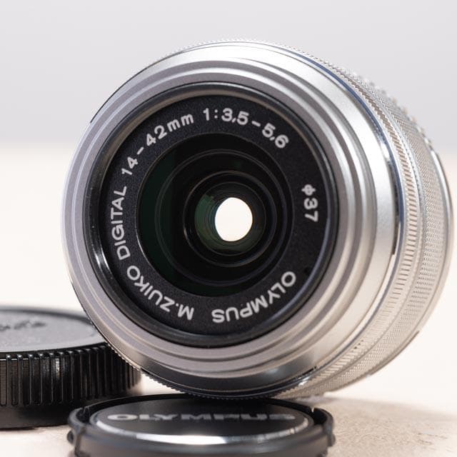 OLYMPUS M.ZUIKO DIGITAL 14-42mm Ⅱ R　シルバー