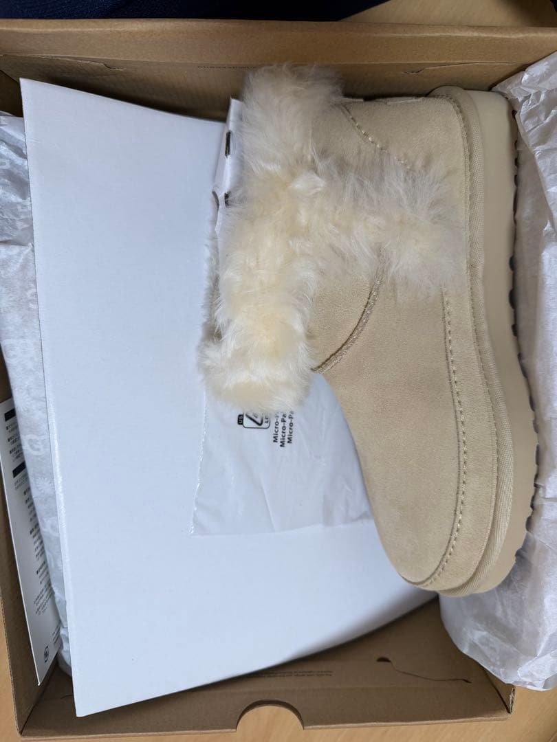 靴 UGG Classic Ultra Mini