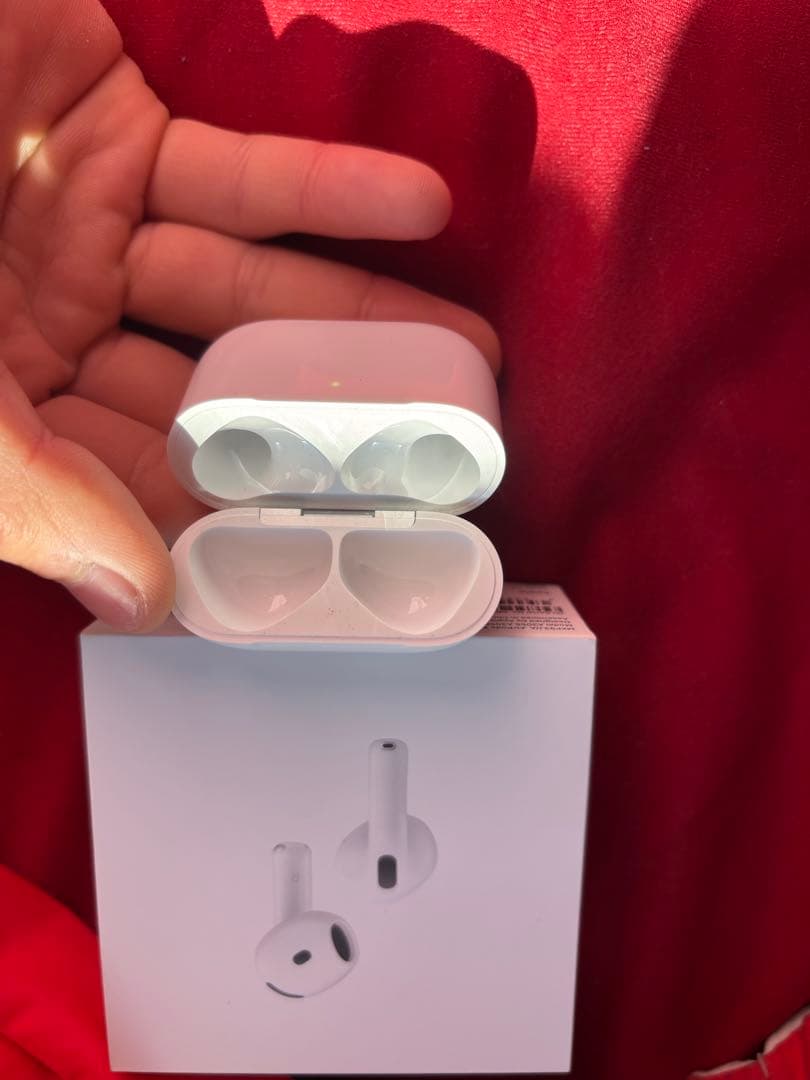 Apple AirPods ワイヤレスイヤホン