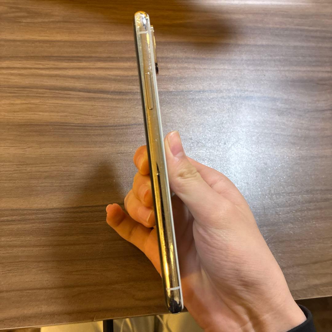 Apple iPhone Xsシルバー64G